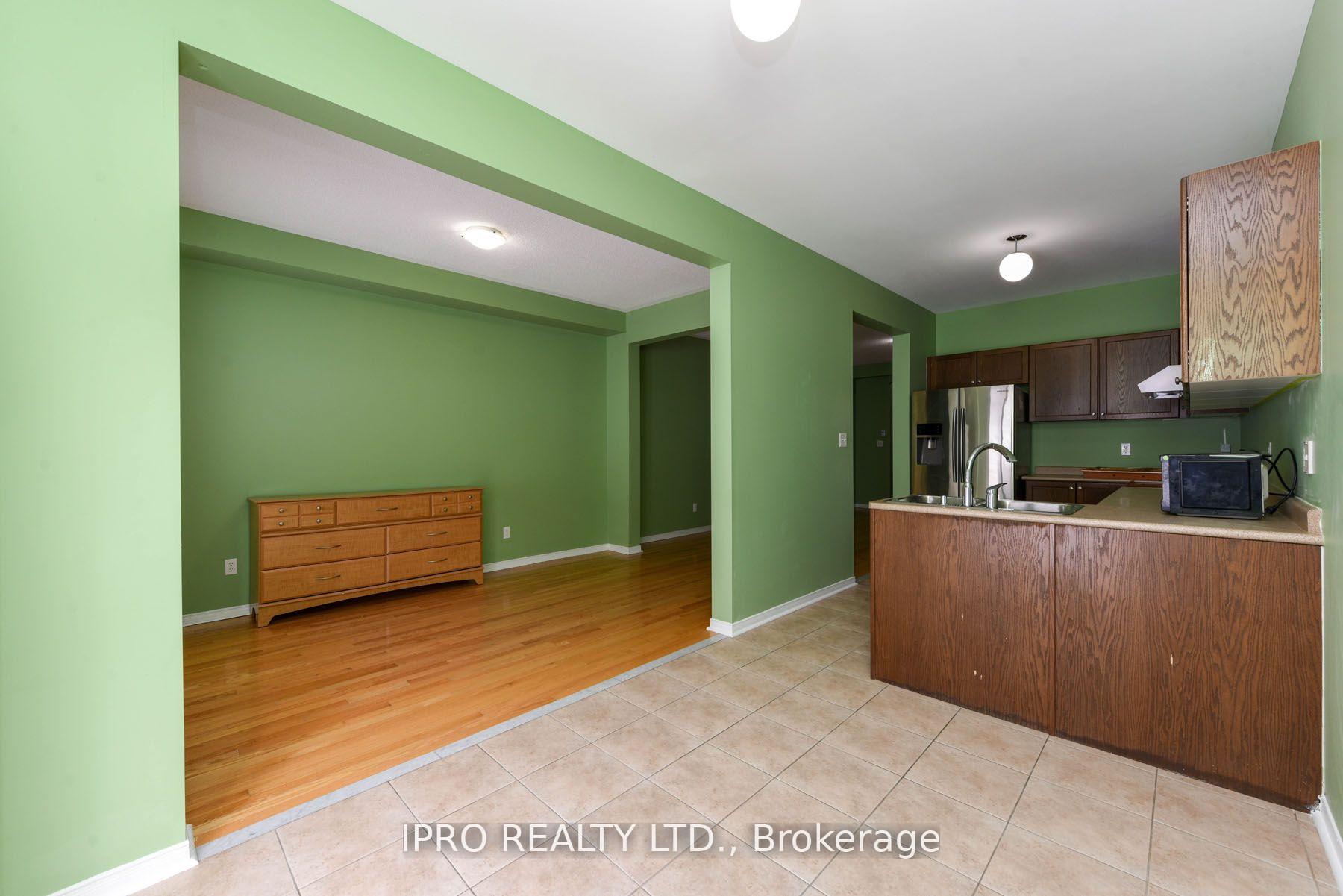Photo 16 of 209 Checkerberry Crescent, Brampton, Sandringham-Wellington — HOMEH