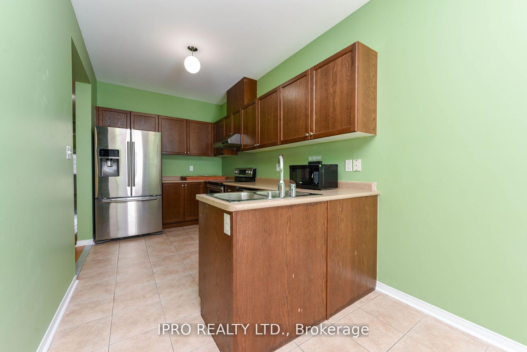 Photo 18 of 209 Checkerberry Crescent, Brampton, Sandringham-Wellington — HOMEH