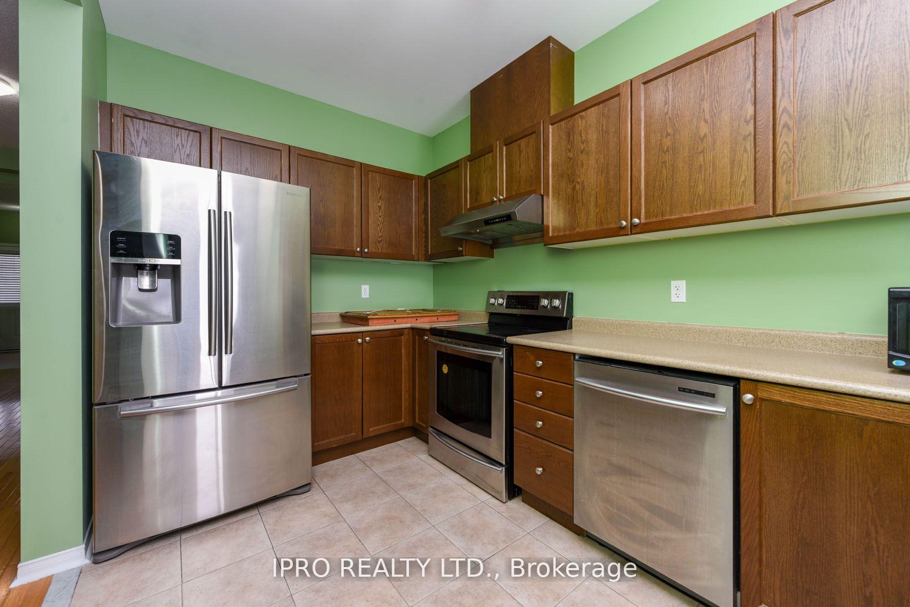 Photo 17 of 209 Checkerberry Crescent, Brampton, Sandringham-Wellington — HOMEH