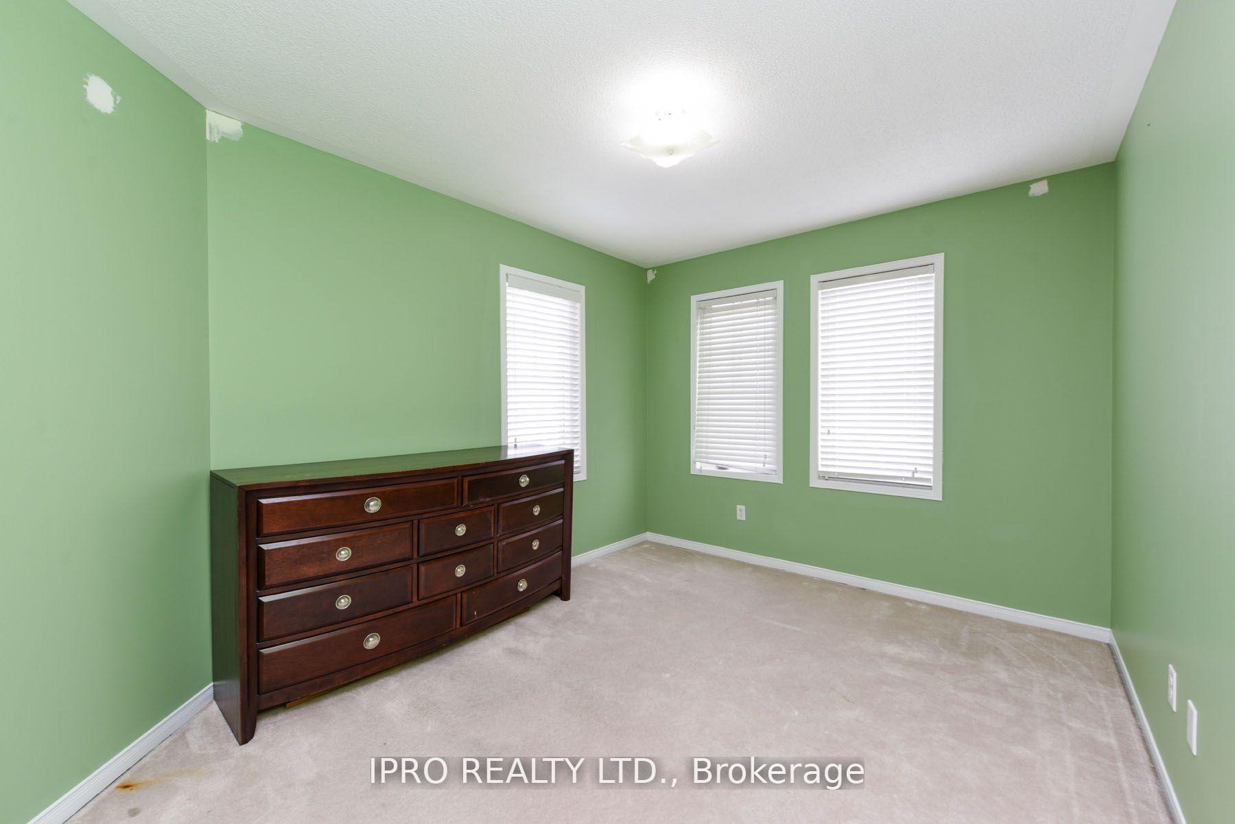Photo 37 of 209 Checkerberry Crescent, Brampton, Sandringham-Wellington — HOMEH
