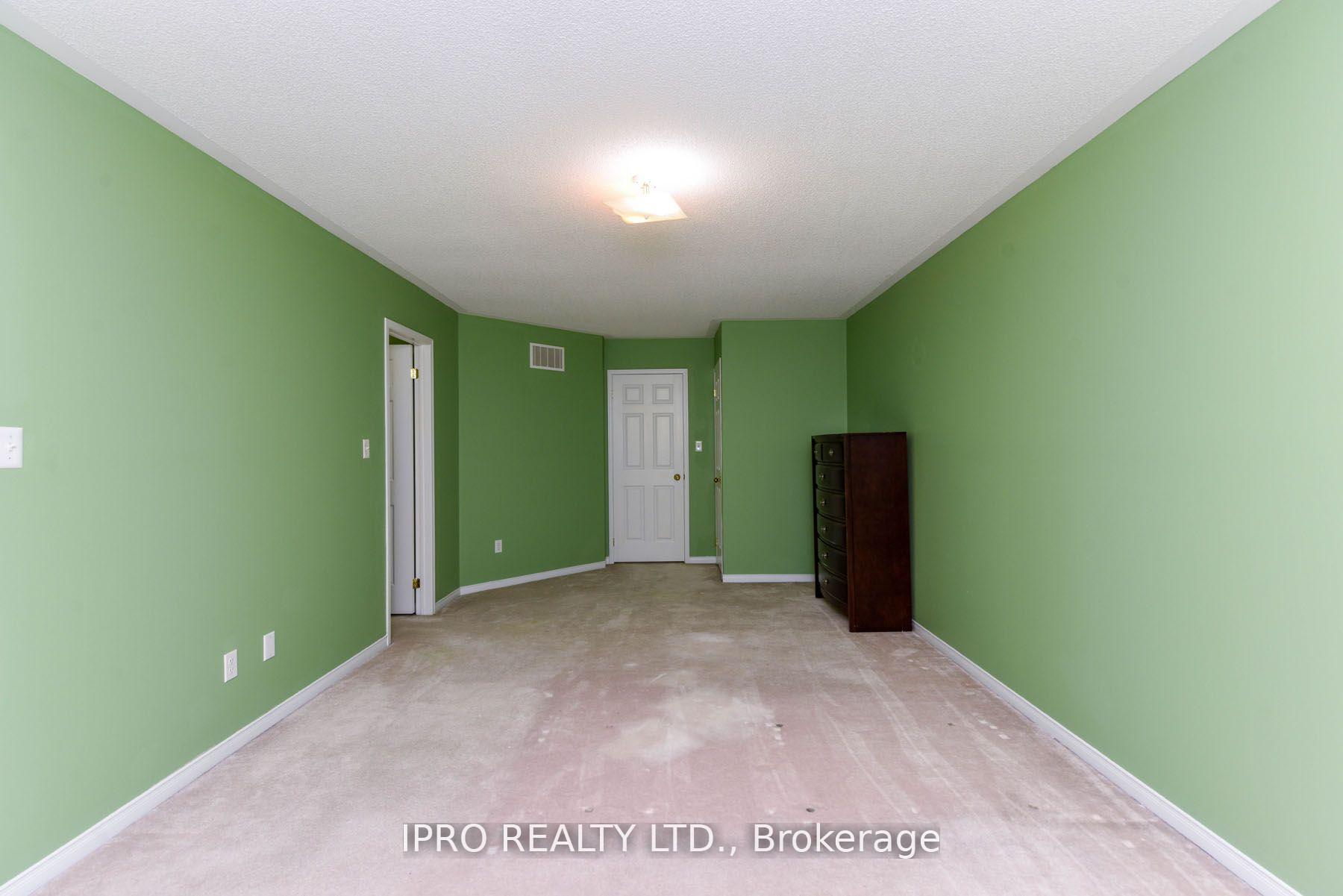 Photo 30 of 209 Checkerberry Crescent, Brampton, Sandringham-Wellington — HOMEH