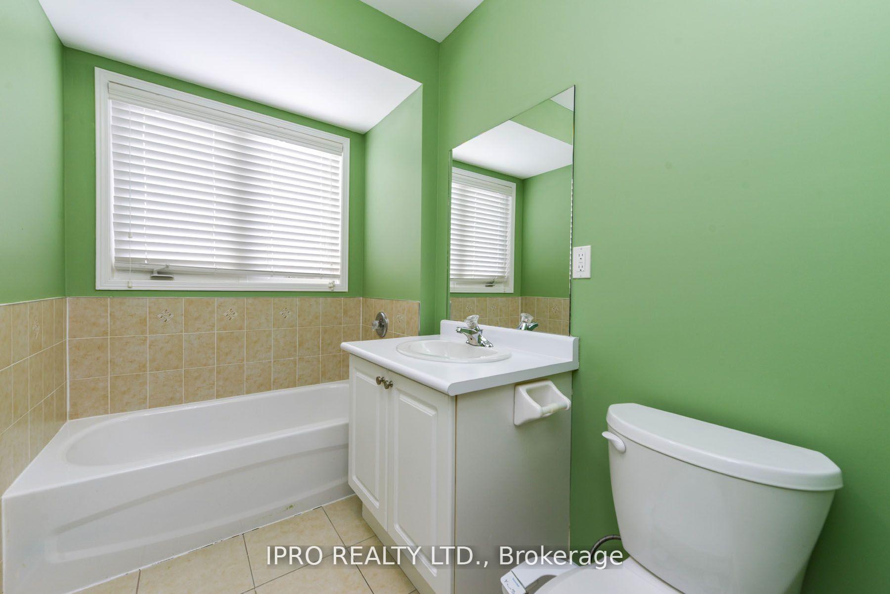 Photo 34 of 209 Checkerberry Crescent, Brampton, Sandringham-Wellington — HOMEH