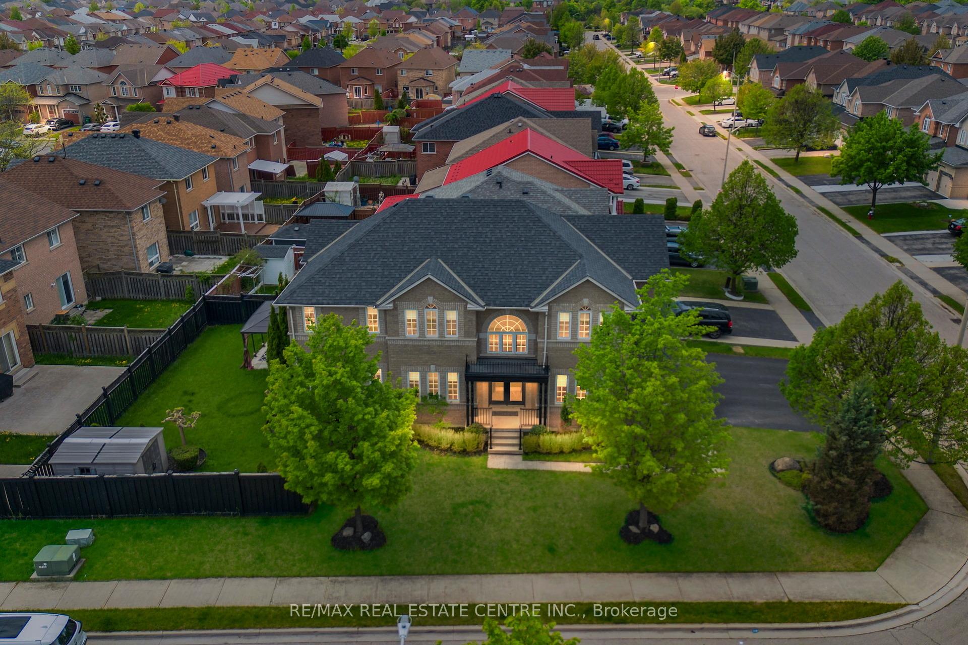Photo 2 of 41 Avalanche Crescent, Brampton, Bram East — HOMEH