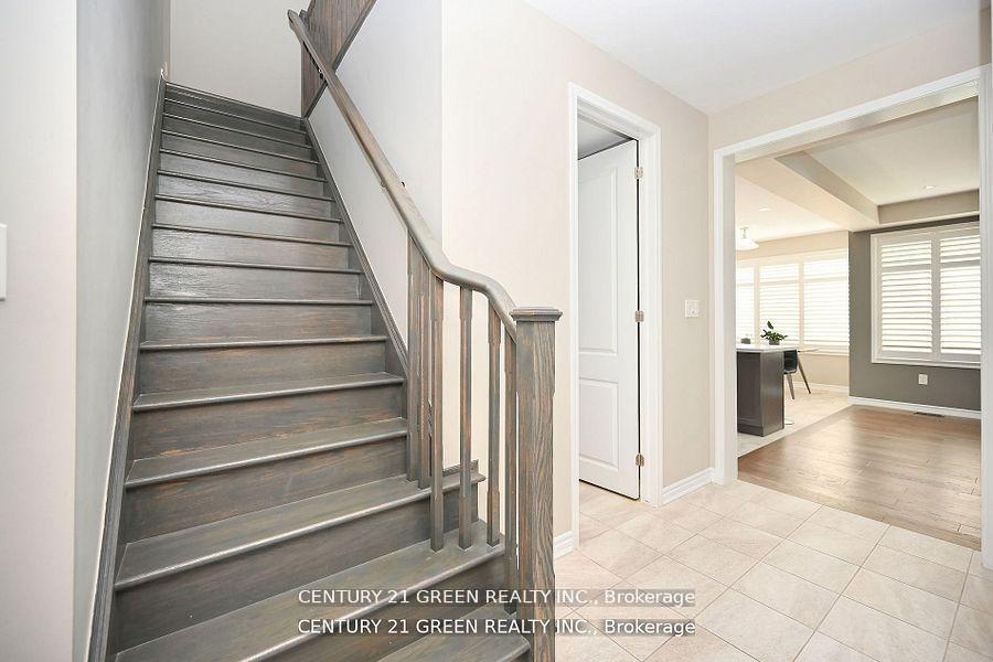 Photo 16 of 31 Mincing Trail, Brampton, Northwest Brampton — HOMEH