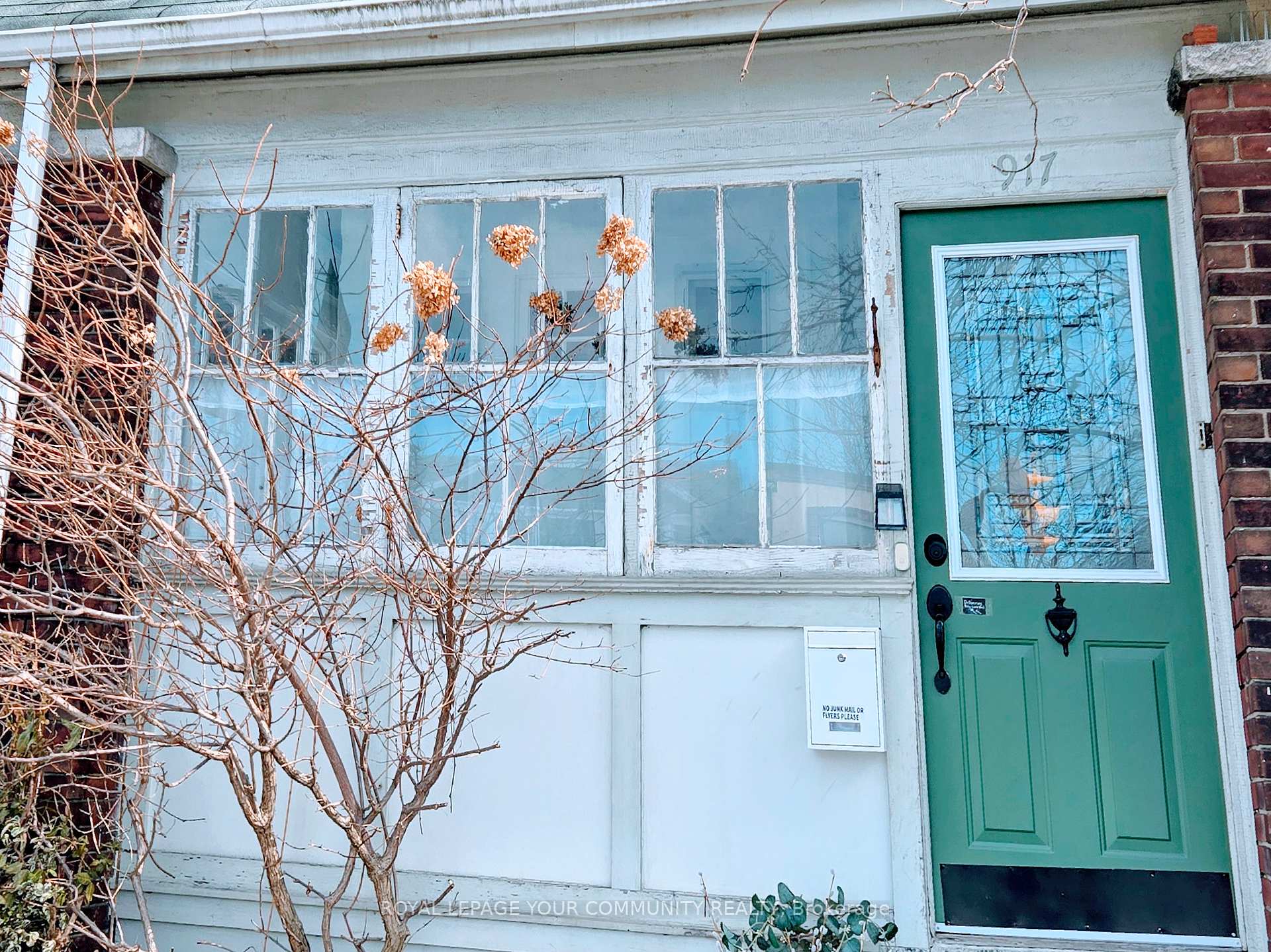 Front of 917 Broadview Avenue