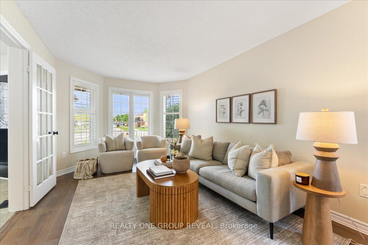 Photo 5 of 125 Dean Avenue, Barrie, Painswick South — HOMEH