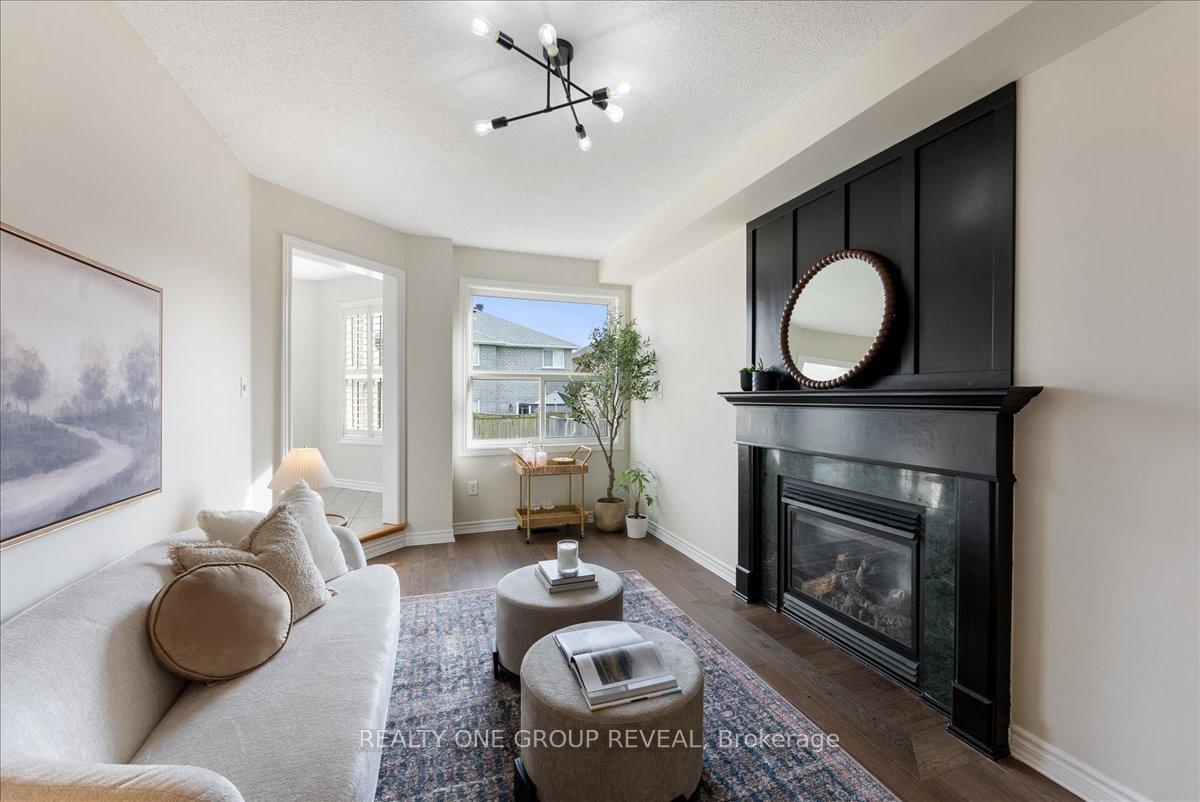Photo 18 of 125 Dean Avenue, Barrie, Painswick South — HOMEH
