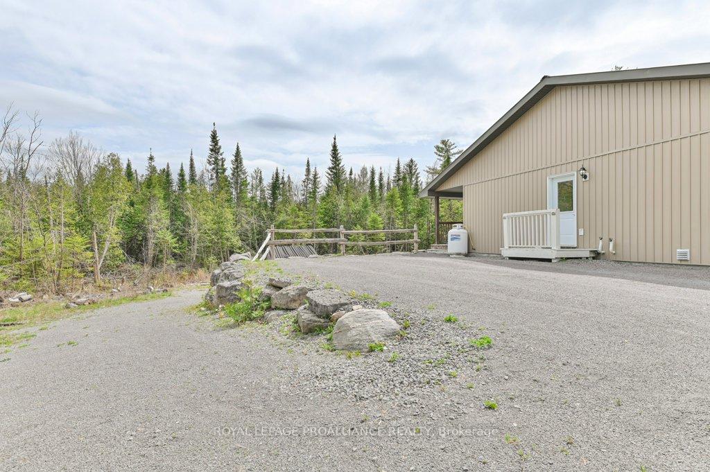 Photo 25 of 1554 Shannon Road, Tyendinaga, Tyendinaga Township — HOMEH