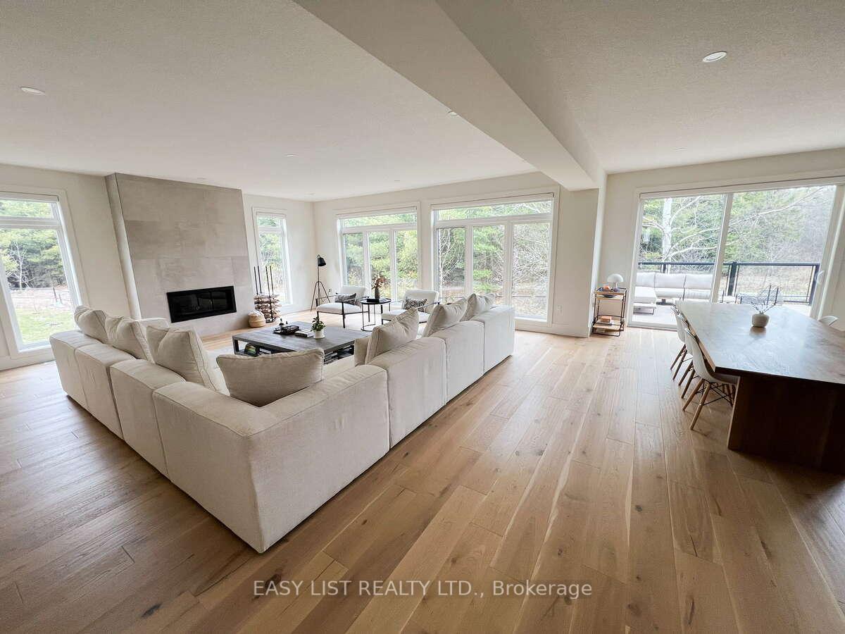 Photo 4 of 38 McIntyre Court, Guelph, Pineridge/Westminster Woods — HOMEH