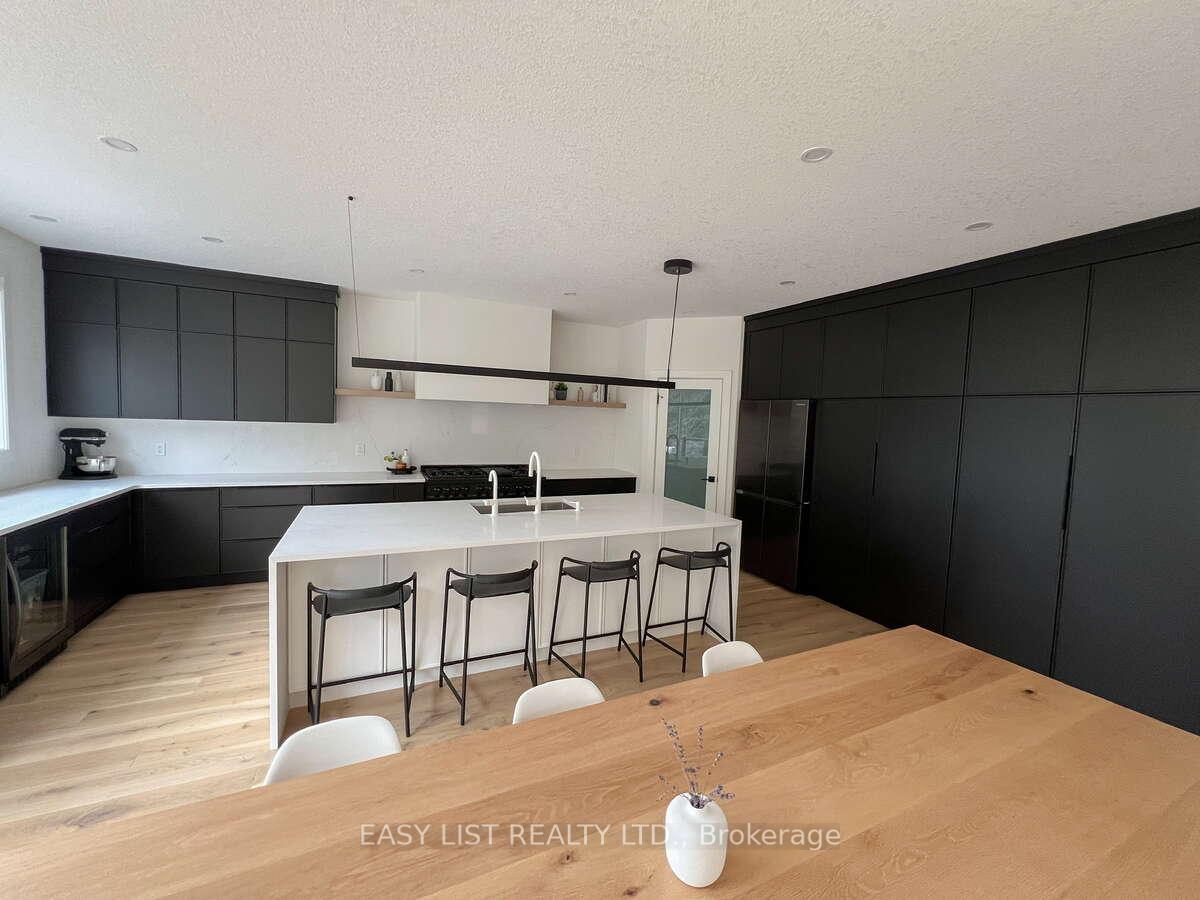 Photo 8 of 38 McIntyre Court, Guelph, Pineridge/Westminster Woods — HOMEH