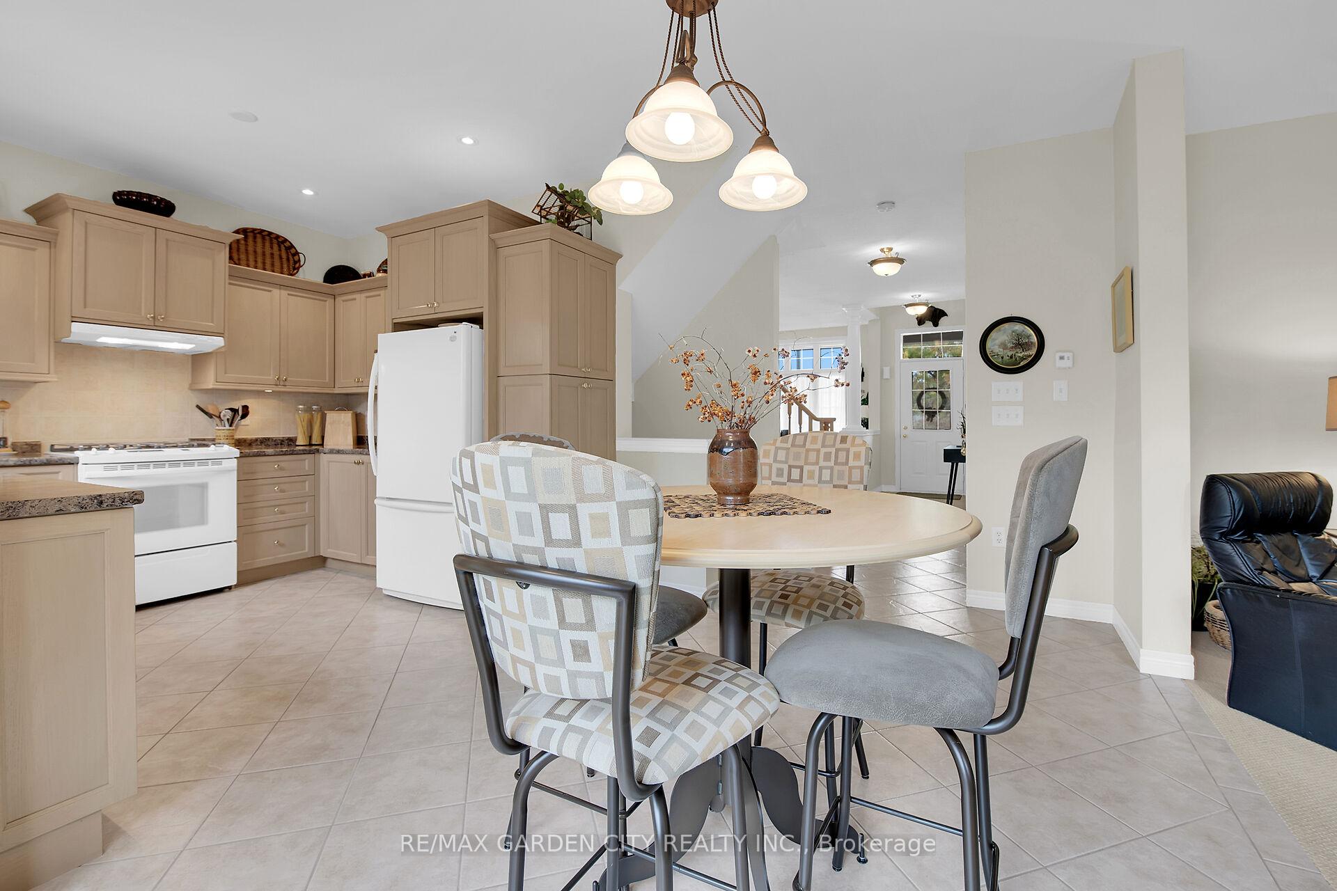 Photo 11 of 24 Jeanette Avenue, Grimsby, Grimsby Beach — HOMEH
