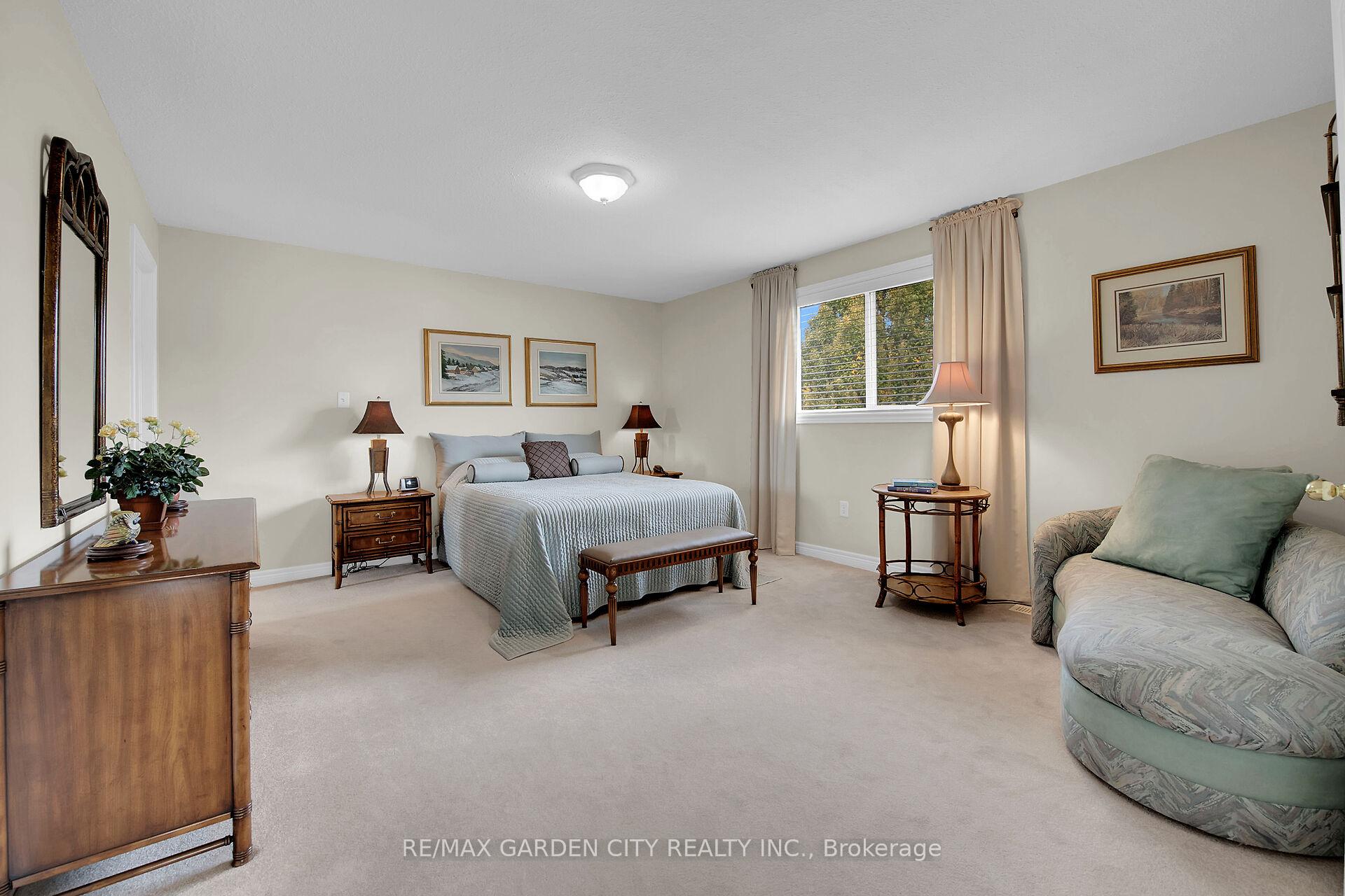 Photo 13 of 24 Jeanette Avenue, Grimsby, Grimsby Beach — HOMEH