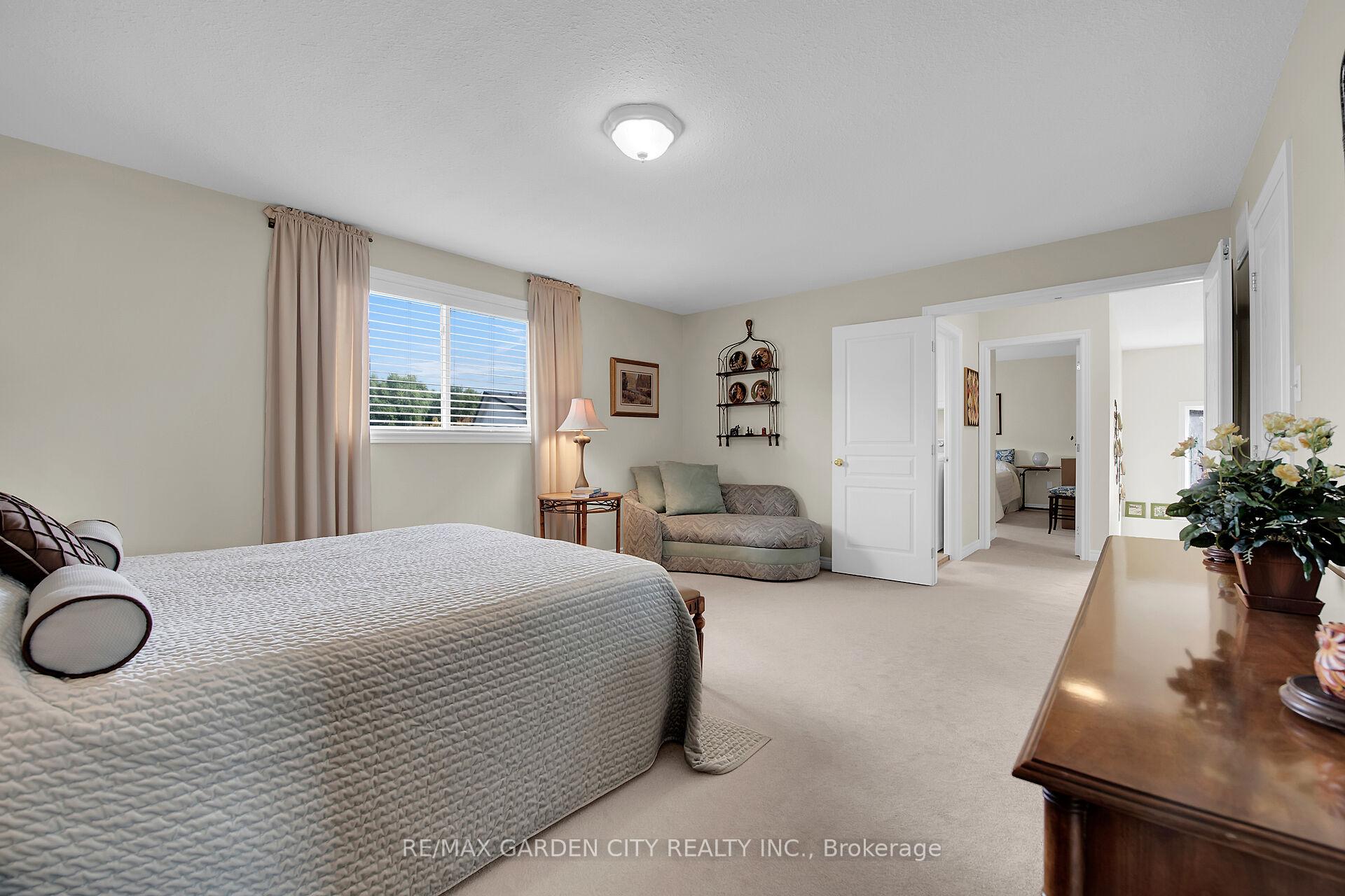 Photo 15 of 24 Jeanette Avenue, Grimsby, Grimsby Beach — HOMEH
