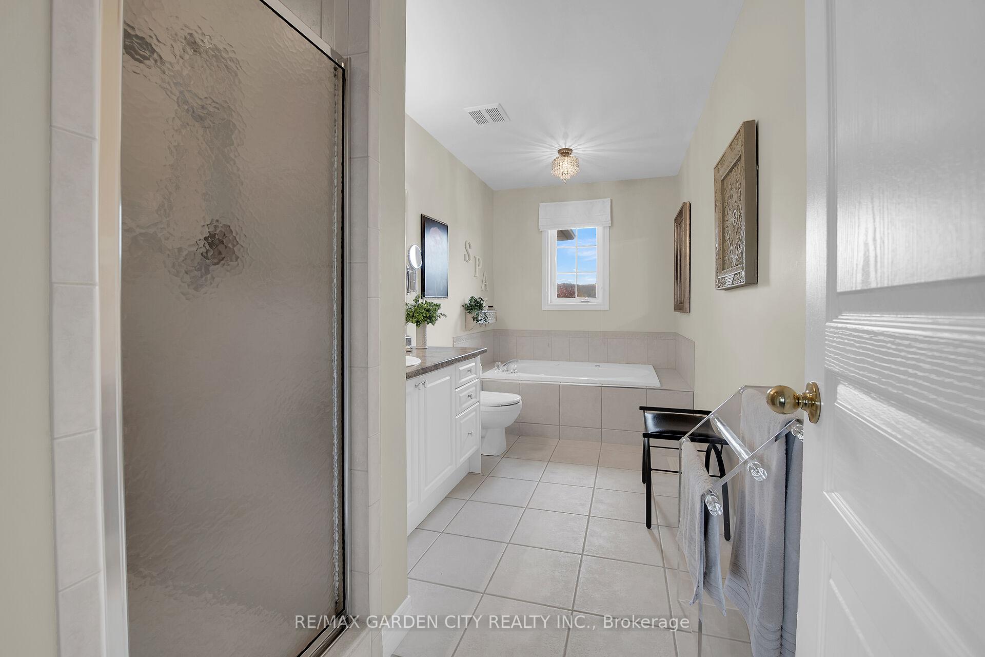 Photo 16 of 24 Jeanette Avenue, Grimsby, Grimsby Beach — HOMEH