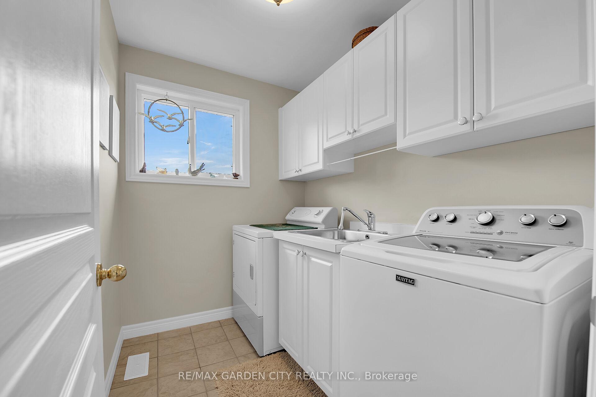 Photo 18 of 24 Jeanette Avenue, Grimsby, Grimsby Beach — HOMEH