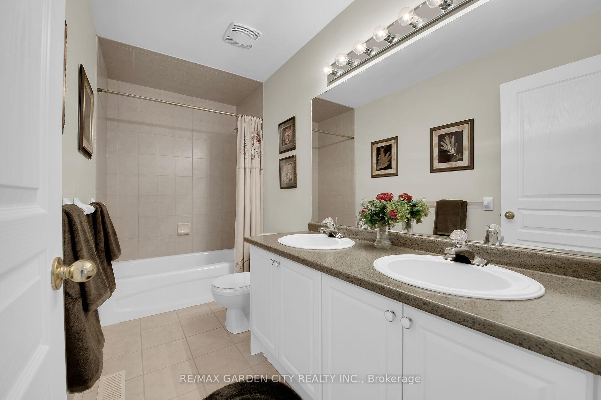 Photo 20 of 24 Jeanette Avenue, Grimsby, Grimsby Beach — HOMEH