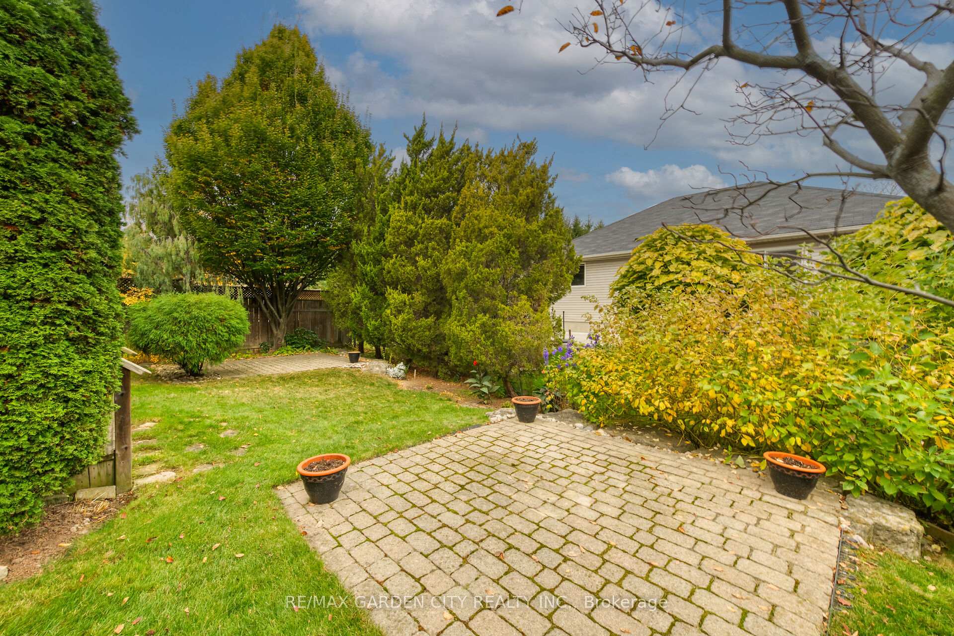 Photo 31 of 24 Jeanette Avenue, Grimsby, Grimsby Beach — HOMEH