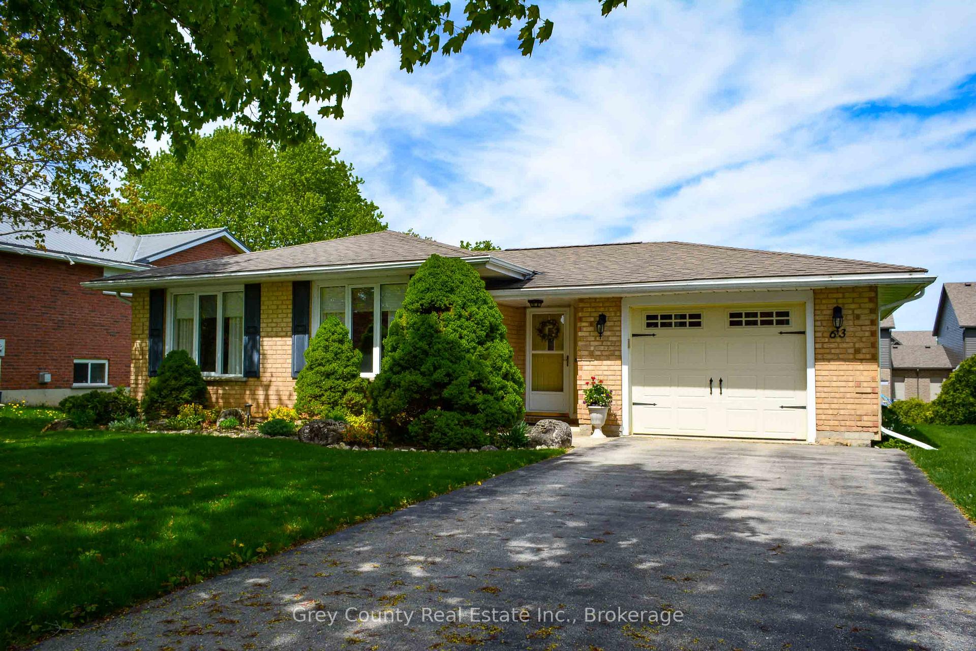 Photo 4 of 63 Grayview Drive, Grey Highlands — HOMEH