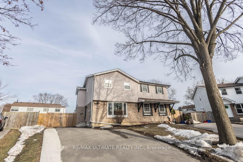 Front of 471 Neptune Crescent