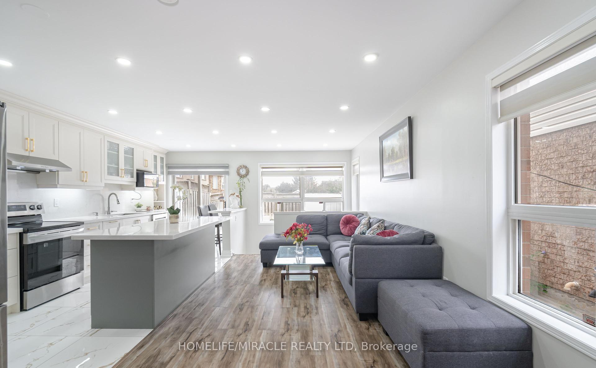 Photo 10 of 10 Hackberry Gate, Brampton, Sandringham-Wellington North — HOMEH