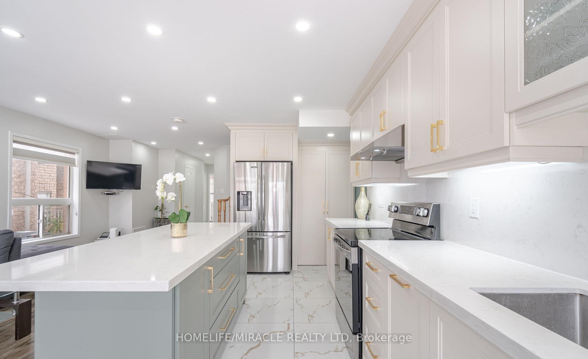 Photo 8 of 10 Hackberry Gate, Brampton, Sandringham-Wellington North — HOMEH