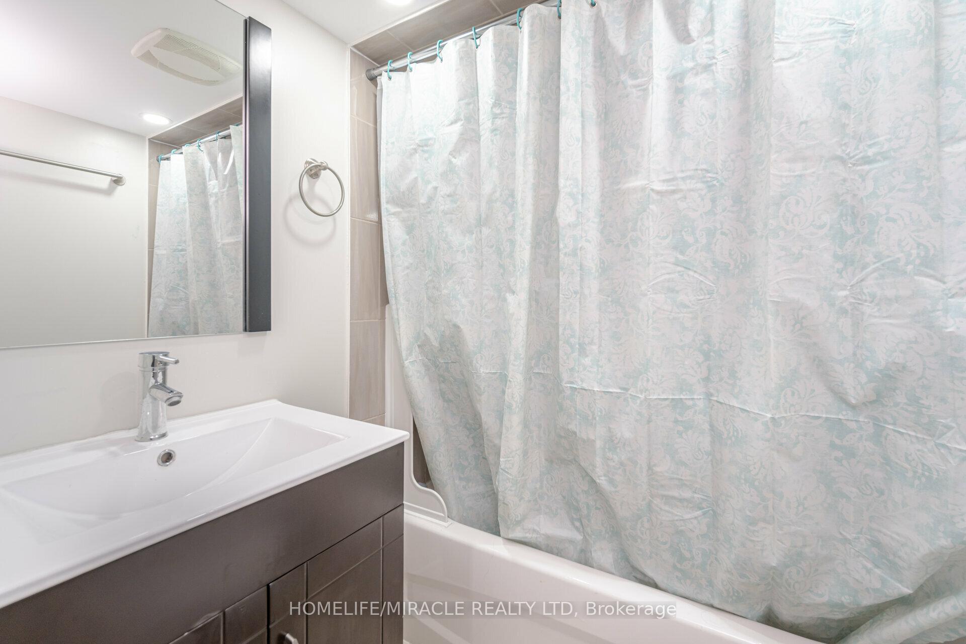 Photo 37 of 10 Hackberry Gate, Brampton, Sandringham-Wellington North — HOMEH