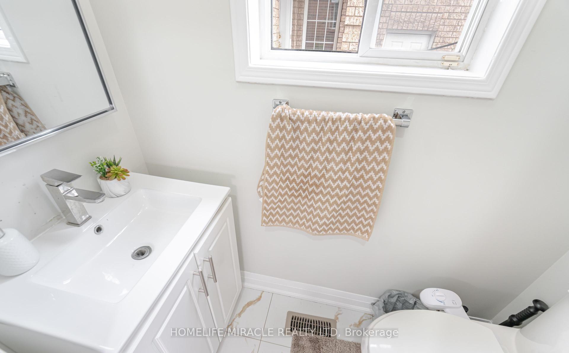 Photo 38 of 10 Hackberry Gate, Brampton, Sandringham-Wellington North — HOMEH