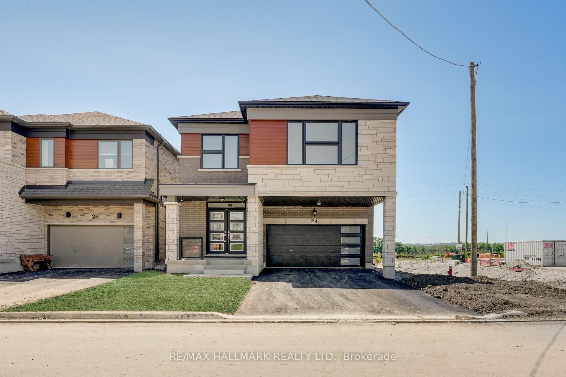 Photo 2 of 24 Yorkshire Drive, Barrie, Rural Barrie Southeast — HOMEH
