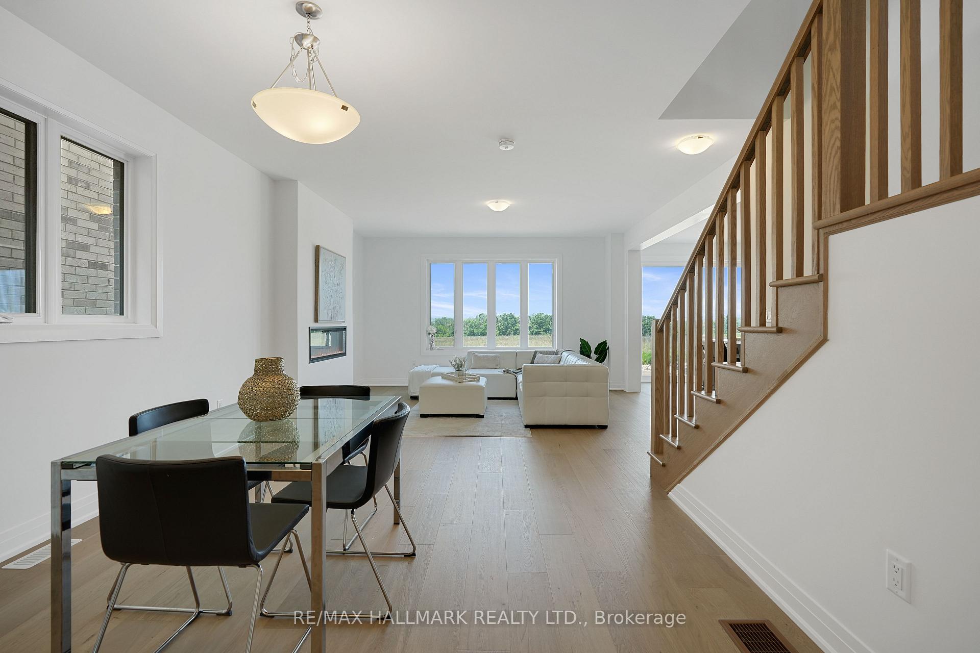 Photo 8 of 24 Yorkshire Drive, Barrie, Rural Barrie Southeast — HOMEH