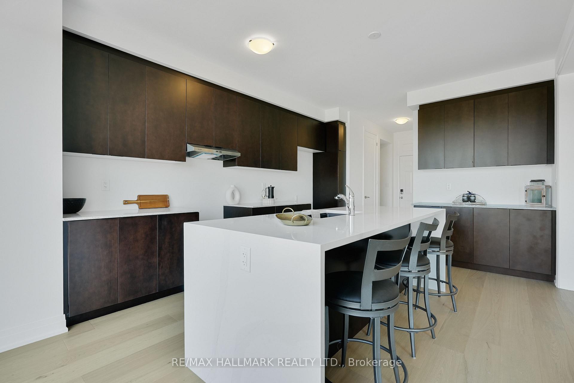Photo 12 of 24 Yorkshire Drive, Barrie, Rural Barrie Southeast — HOMEH