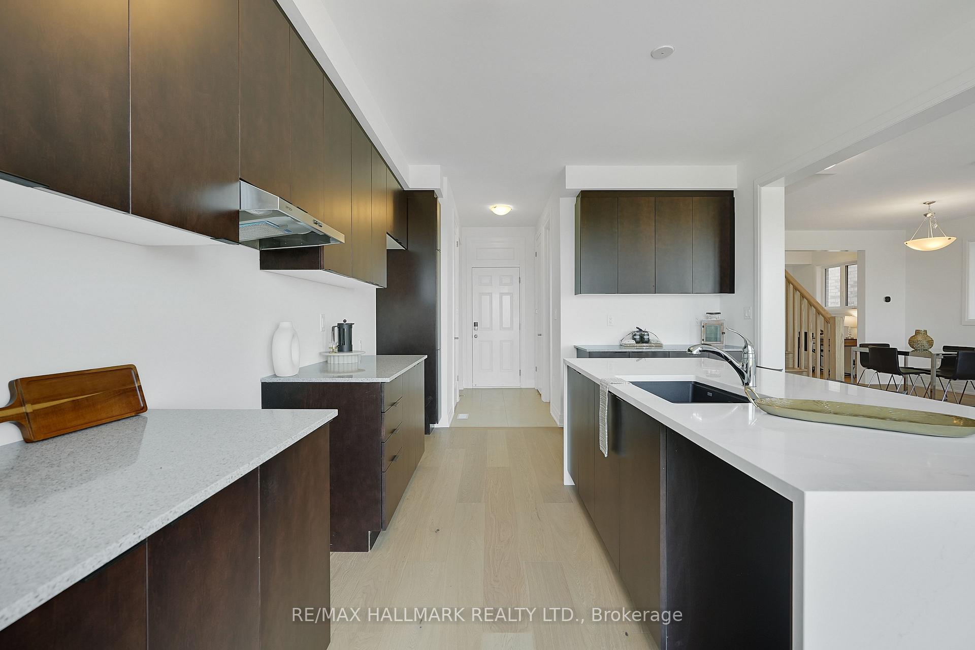 Photo 17 of 24 Yorkshire Drive, Barrie, Rural Barrie Southeast — HOMEH