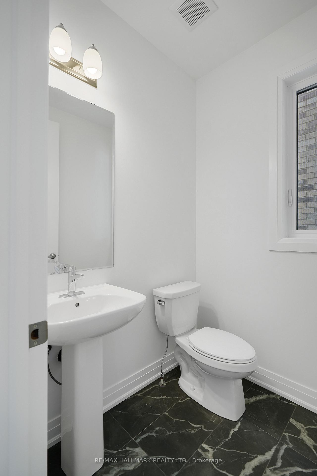 Photo 20 of 24 Yorkshire Drive, Barrie, Rural Barrie Southeast — HOMEH