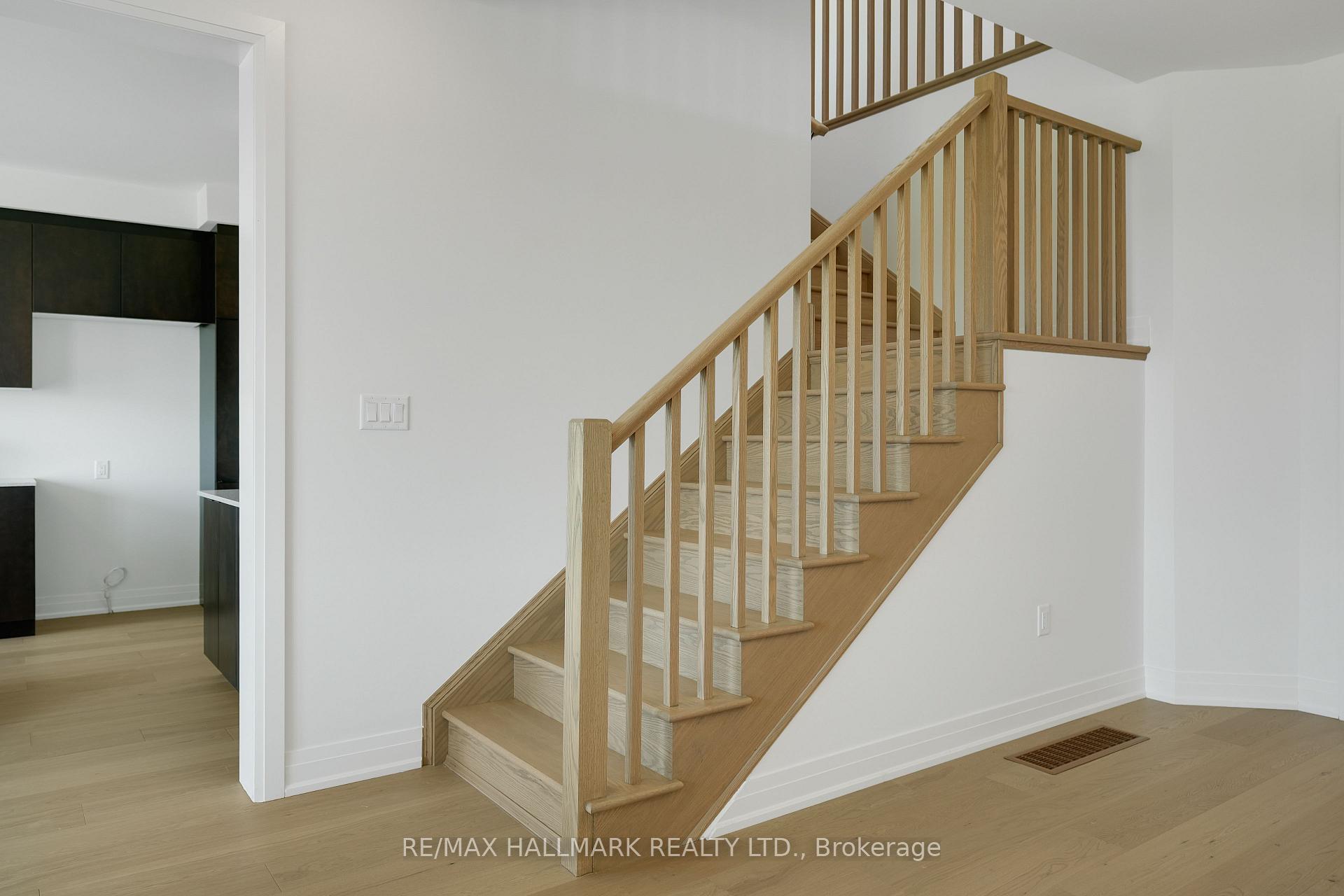Photo 40 of 24 Yorkshire Drive, Barrie, Rural Barrie Southeast — HOMEH