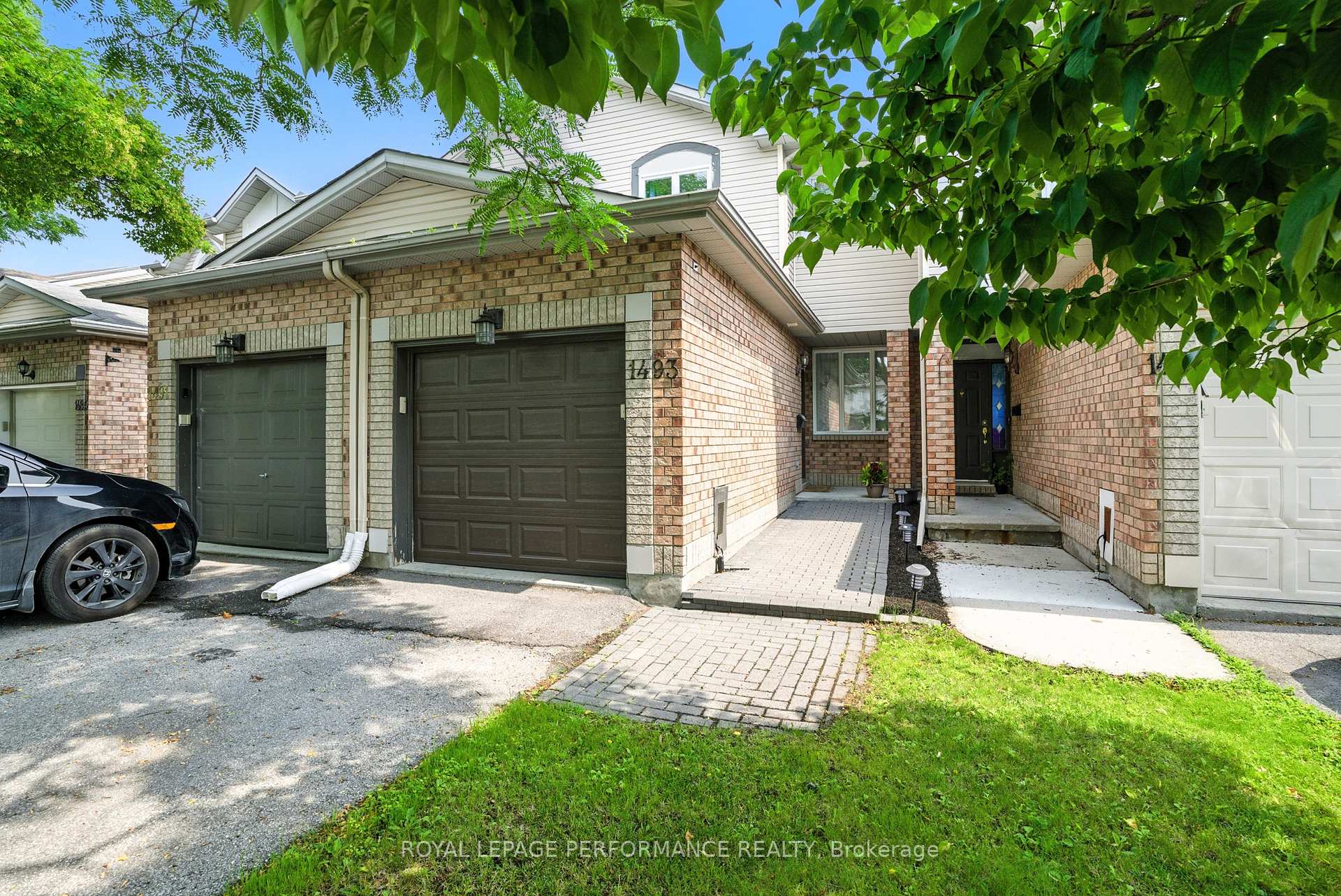 Front of 1493 Lynx Crescent