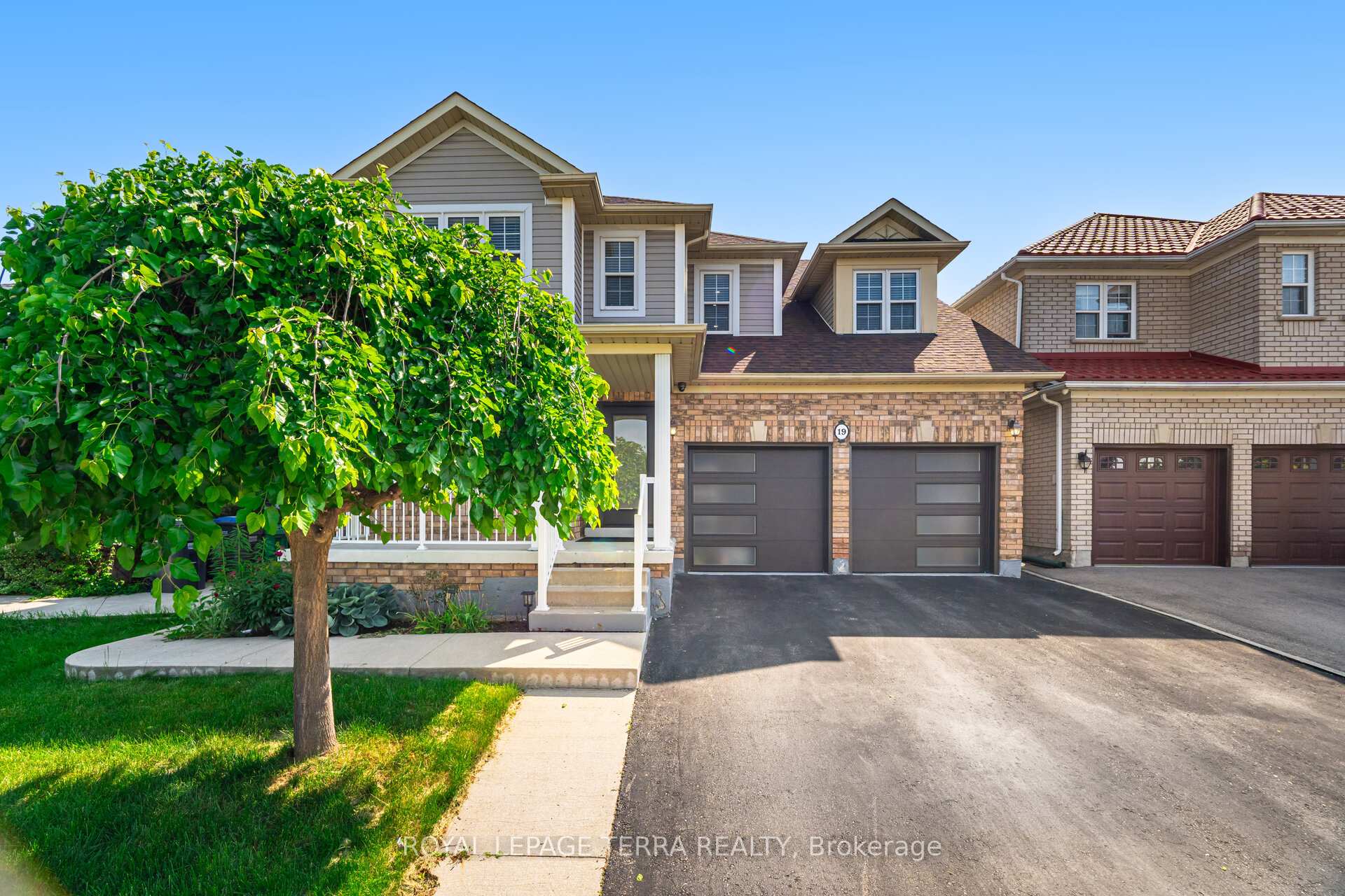 Front of 19 Valleypark Crescent