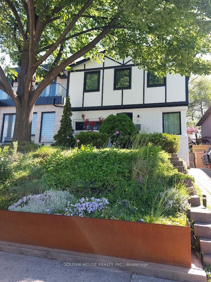 Front of 21 Thatcher Avenue