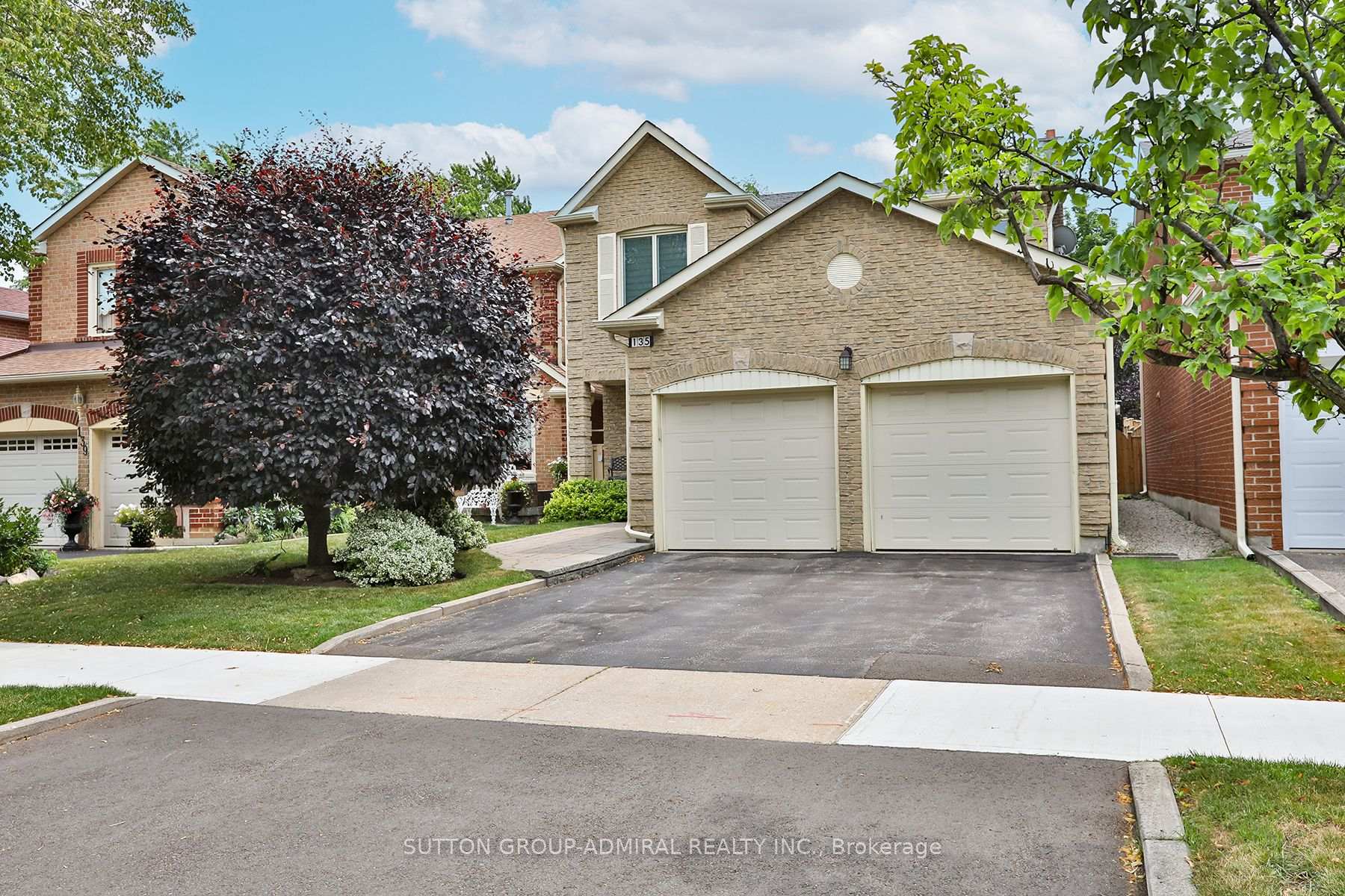 Front of 135 Heatherton Way