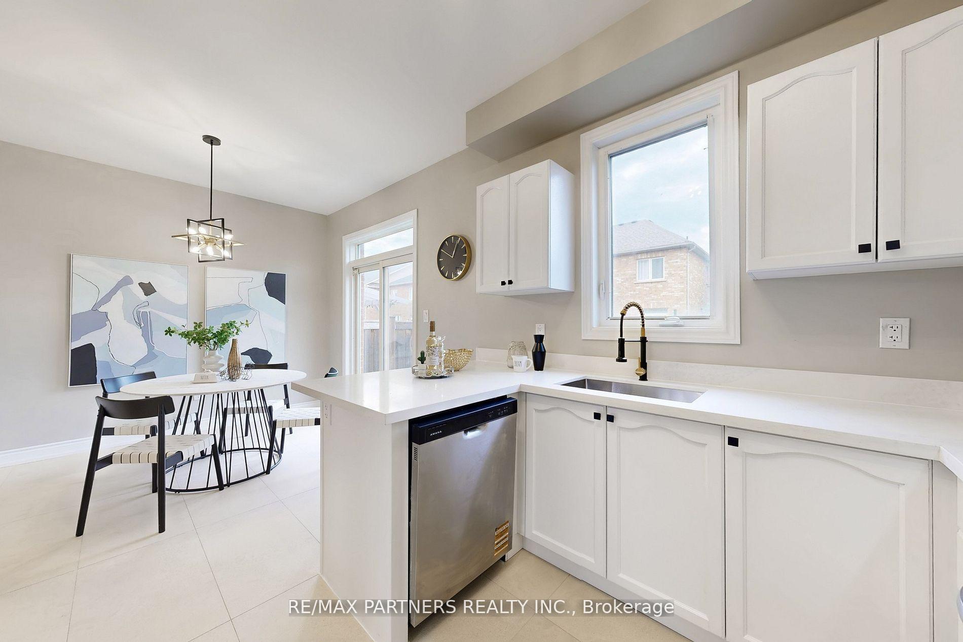 Photo 14 of 29 Robert Osprey Drive, Markham, Cathedraltown — HOMEH