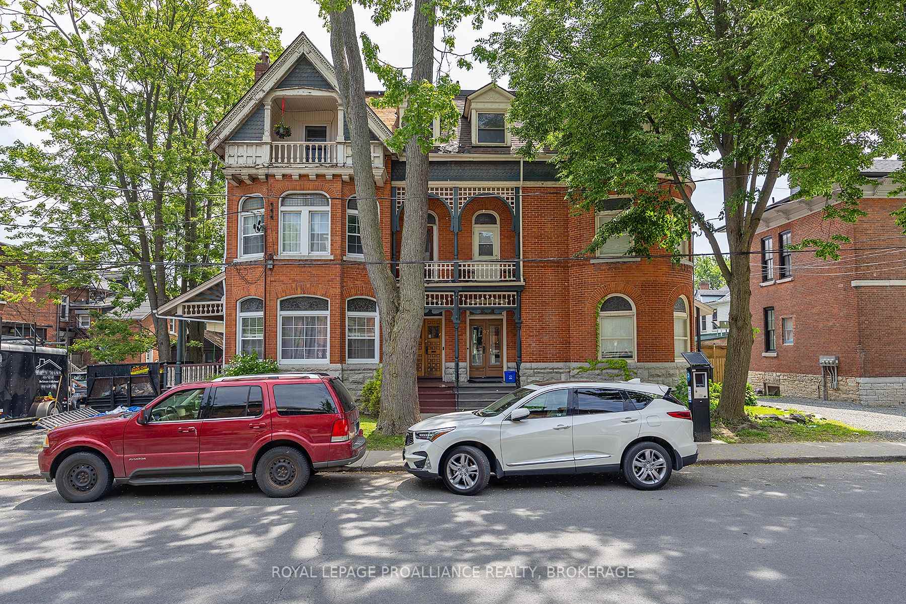 Front of 99 Bagot Street