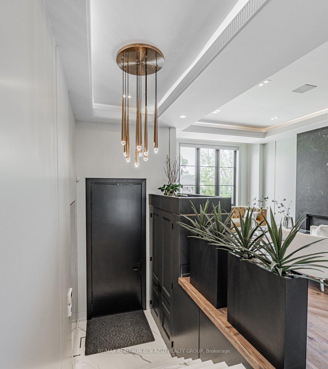 Photo 2 of 323 Melrose Avenue, Toronto, Lawrence Park North — HOMEH