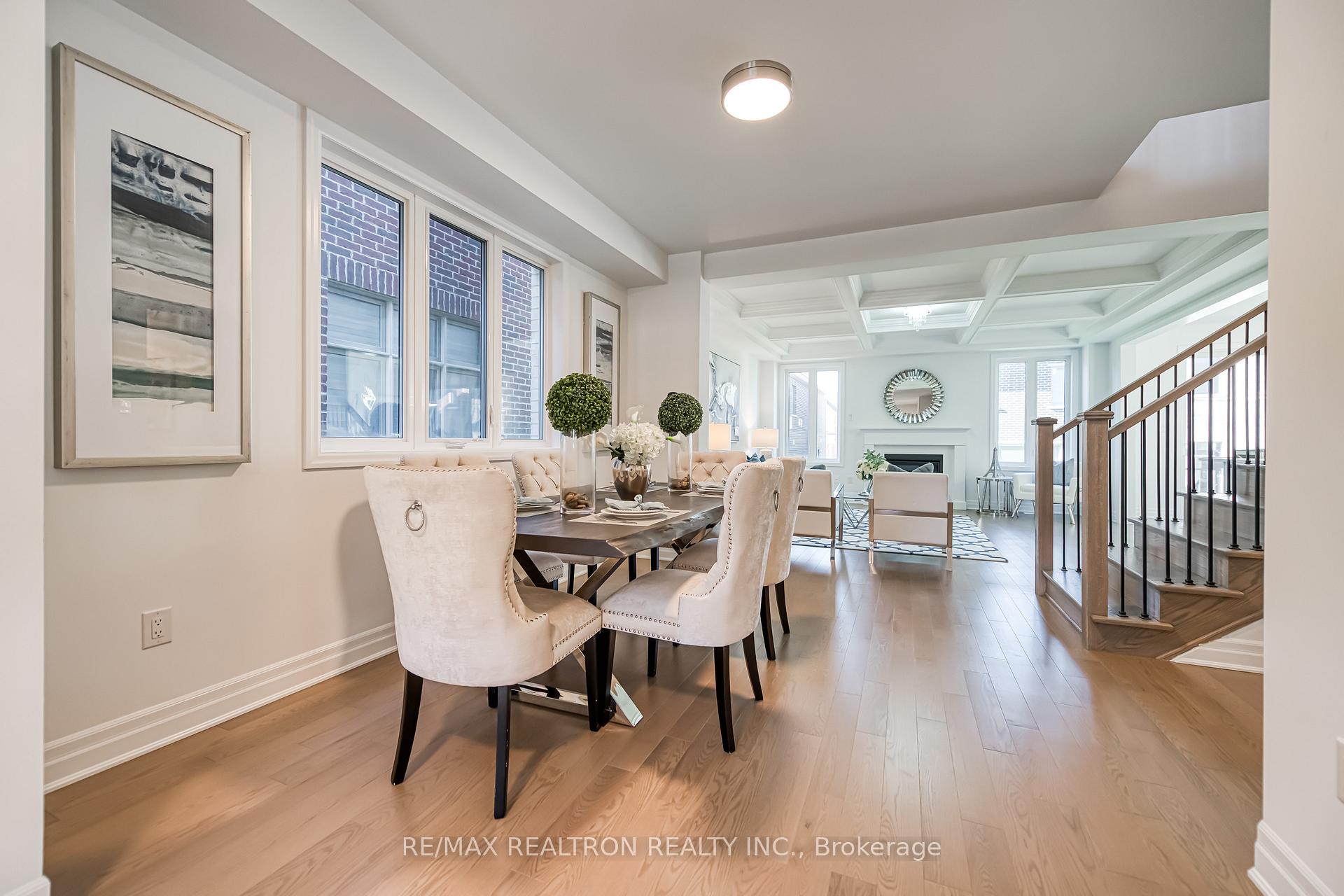 Photo 3 of 63 Greenridge Crescent, Markham, Victoria Square — HOMEH