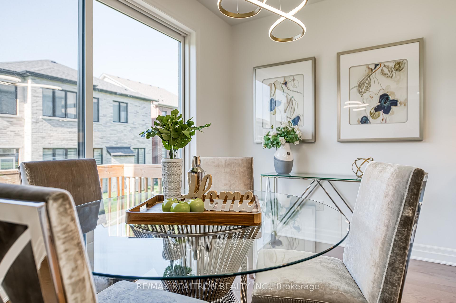 Photo 23 of 63 Greenridge Crescent, Markham, Victoria Square — HOMEH