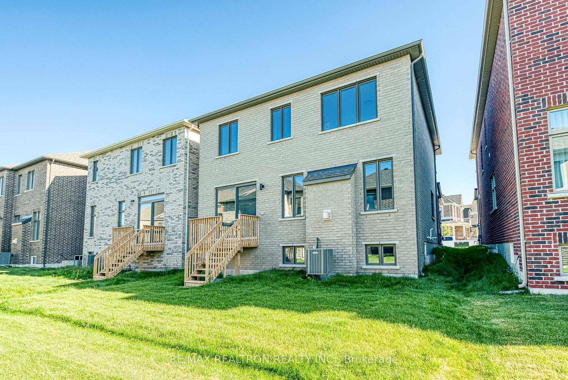 Photo 42 of 63 Greenridge Crescent, Markham, Victoria Square — HOMEH