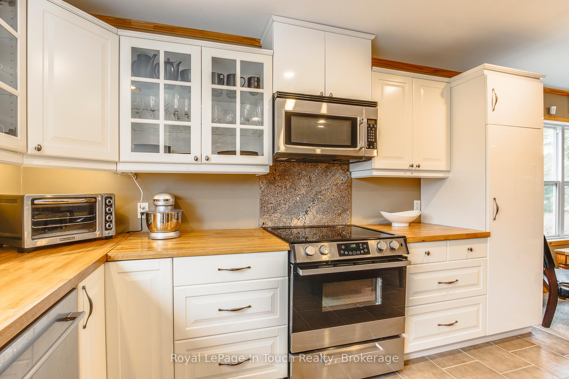 Photo 10 of 1751 Tiny Beaches Road S, Tiny, Rural Tiny — HOMEH