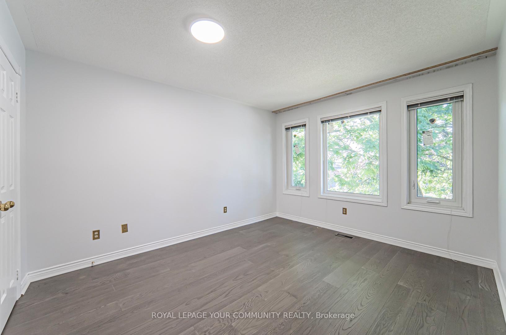 Photo 15 of 147 John Button Boulevard, Markham, Buttonville — HOMEH
