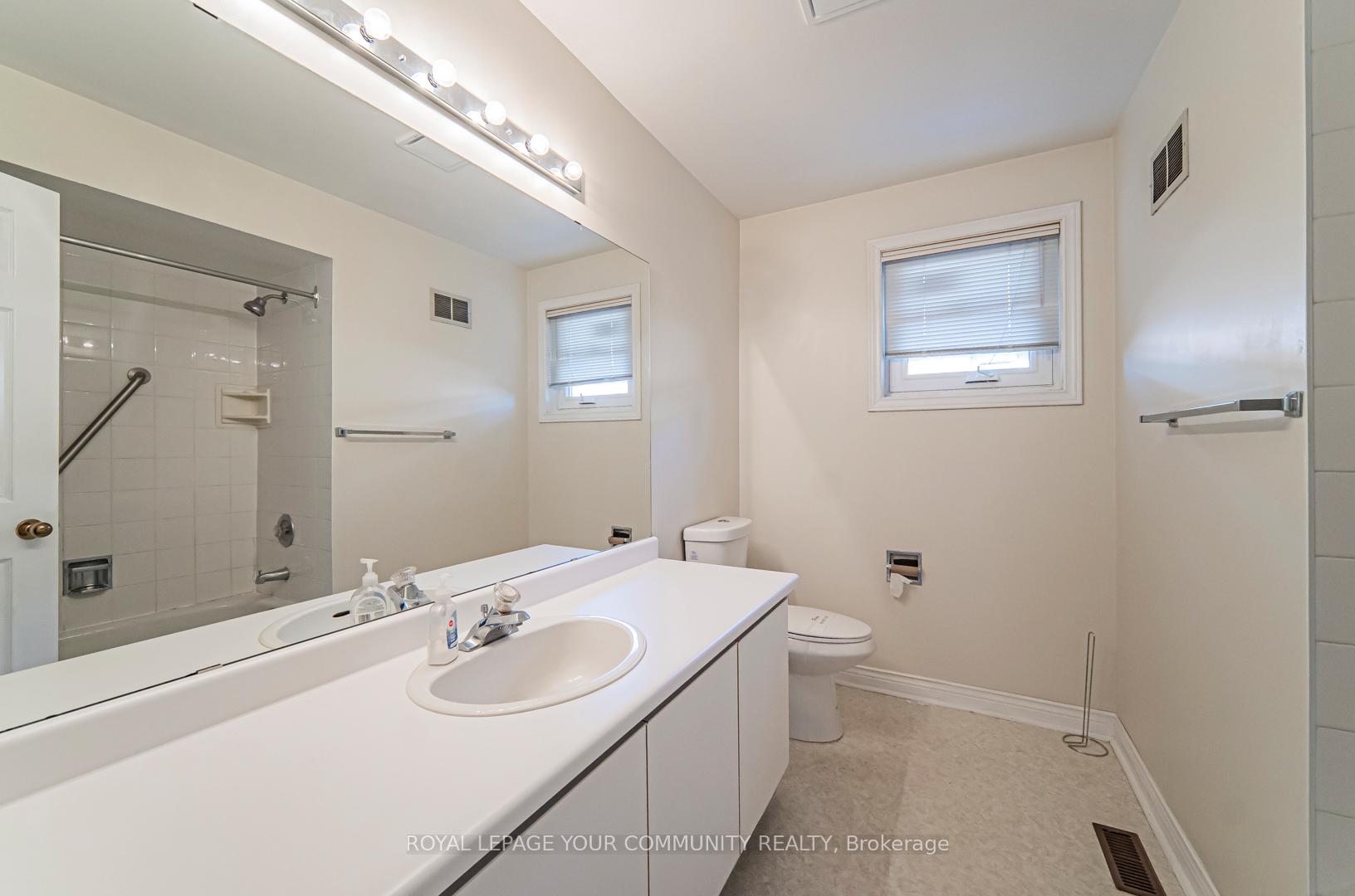 Photo 13 of 147 John Button Boulevard, Markham, Buttonville — HOMEH