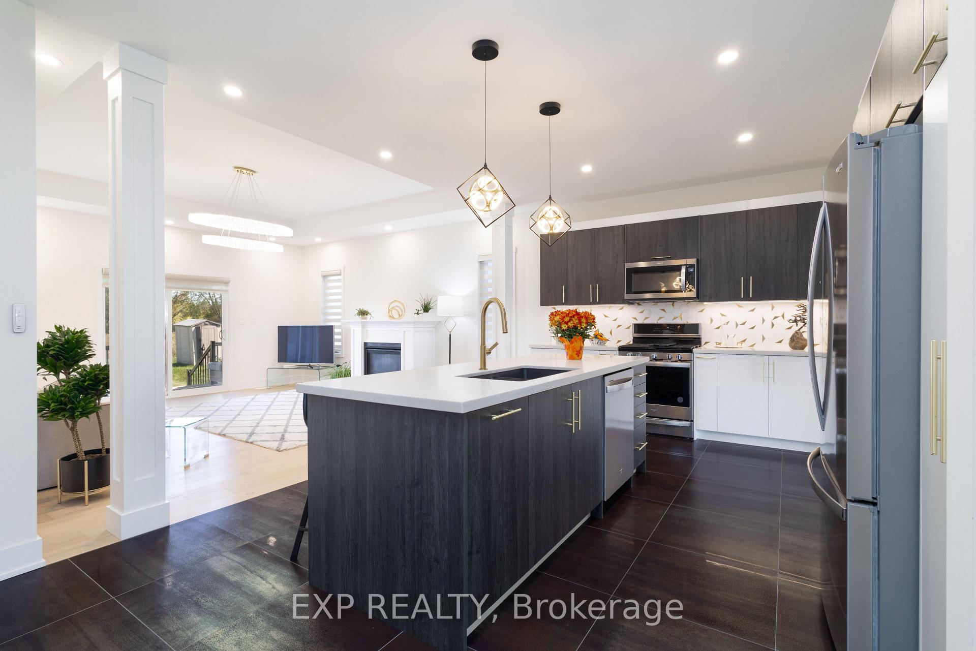 Photo 33 of 843 Trivetts Road E, Georgina, Historic Lakeshore Communities — HOMEH