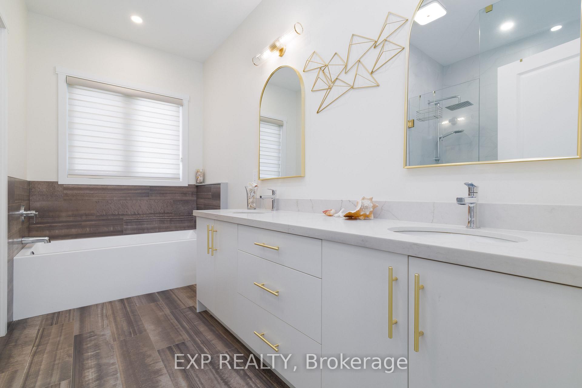 Photo 14 of 843 Trivetts Road E, Georgina, Historic Lakeshore Communities — HOMEH