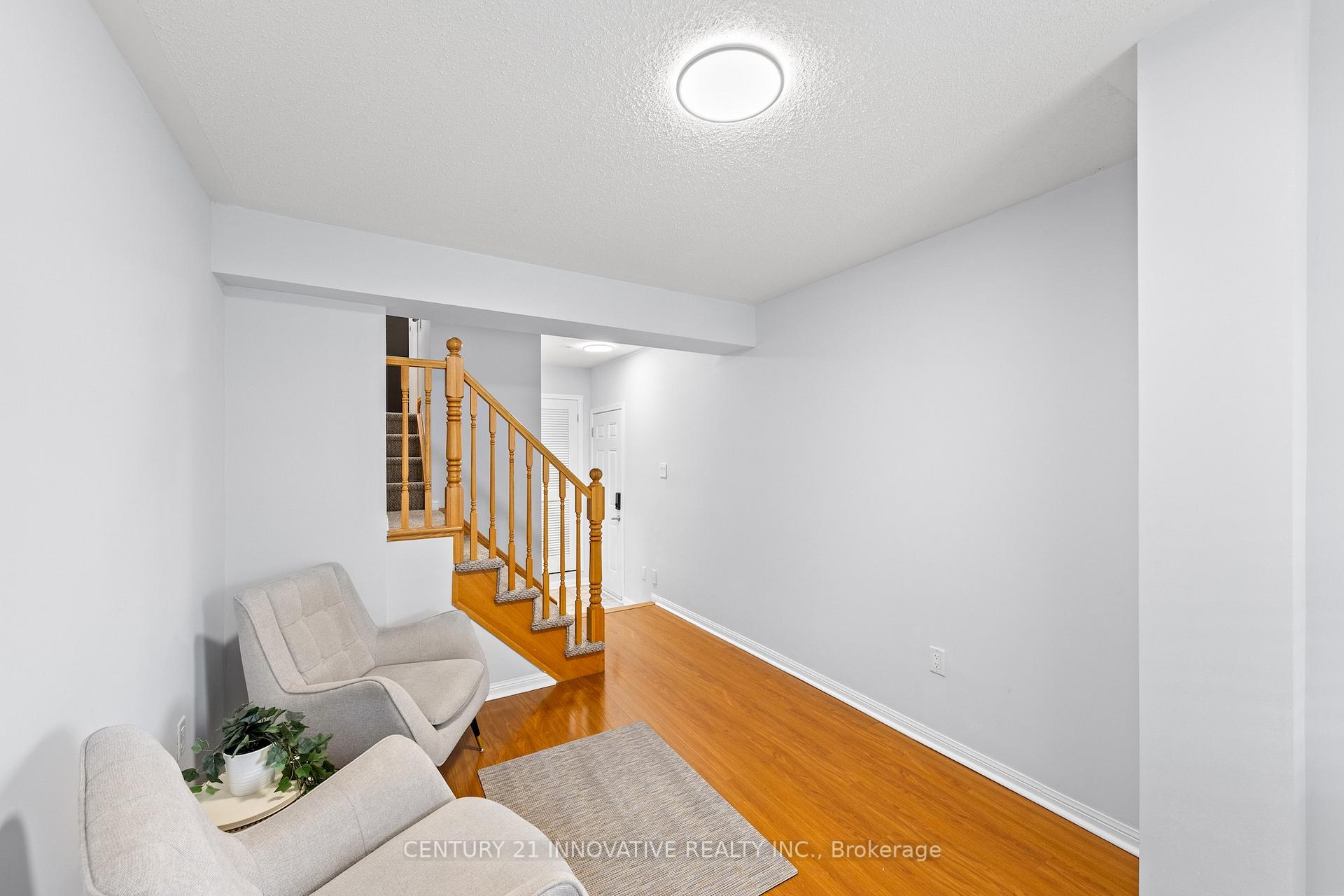 Photo 2 of 915 Hasselfeldt Heights, Milton, Coates — HOMEH