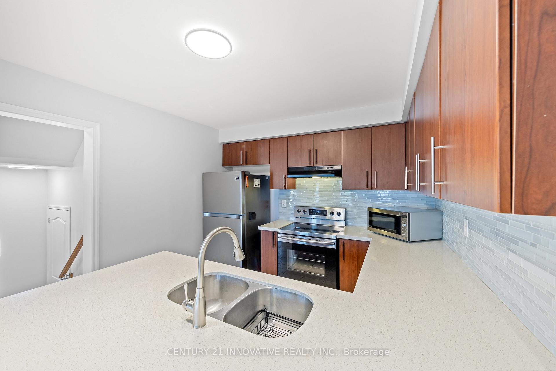 Photo 15 of 915 Hasselfeldt Heights, Milton, Coates — HOMEH